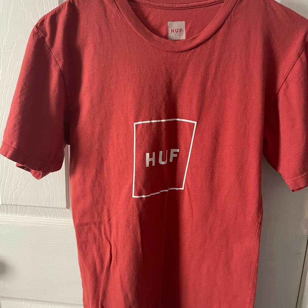 Coral fitted HUF shirt